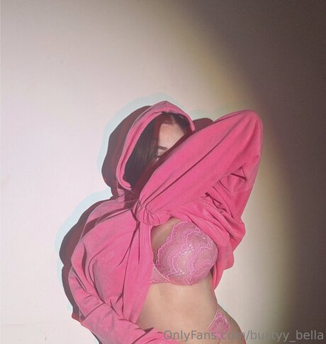 Bustyy Bella naked on onlyfans