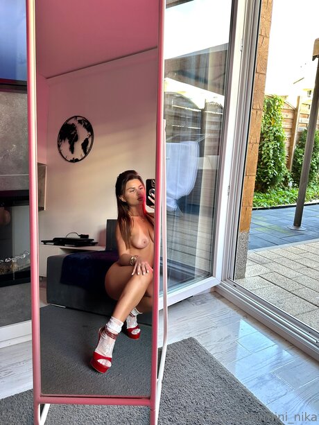 Mini Nika leaks only fans