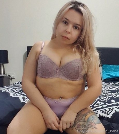 Mini Babe onlyfans nude content