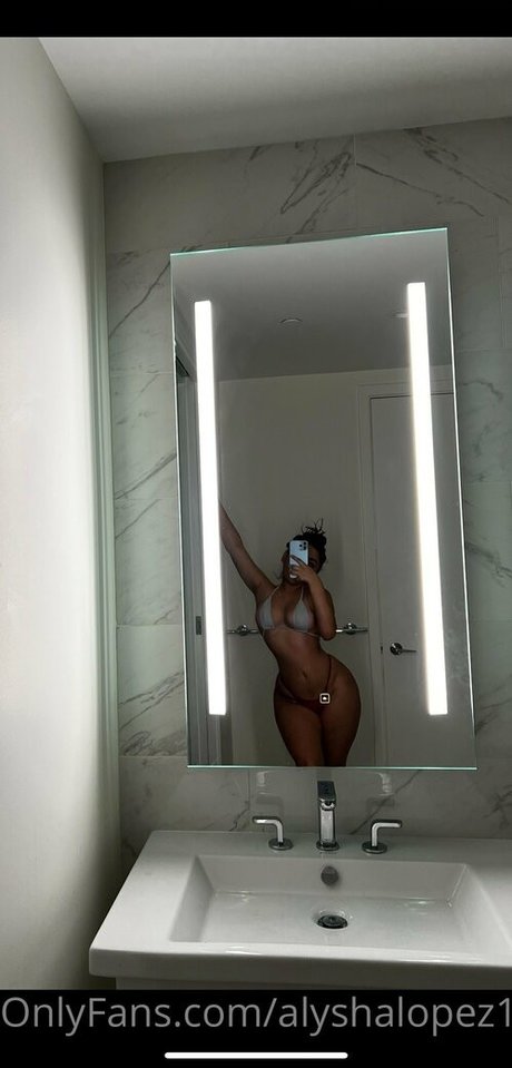 ally lopez18 only fans leak