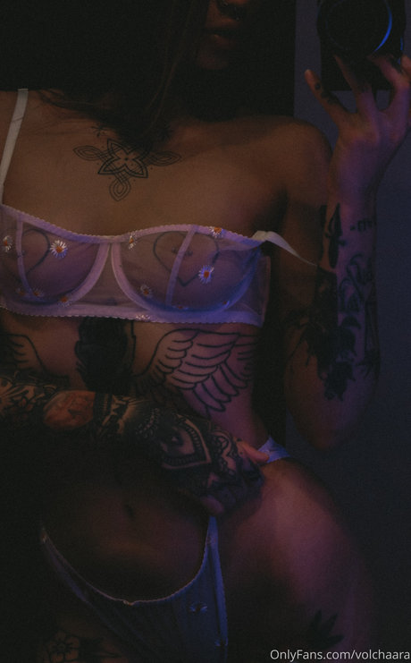 _volchara desnuda onlyfans
