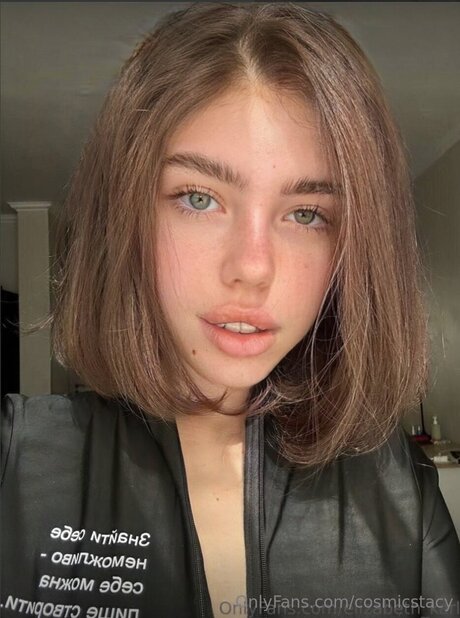 Cosmicstacy Profile image