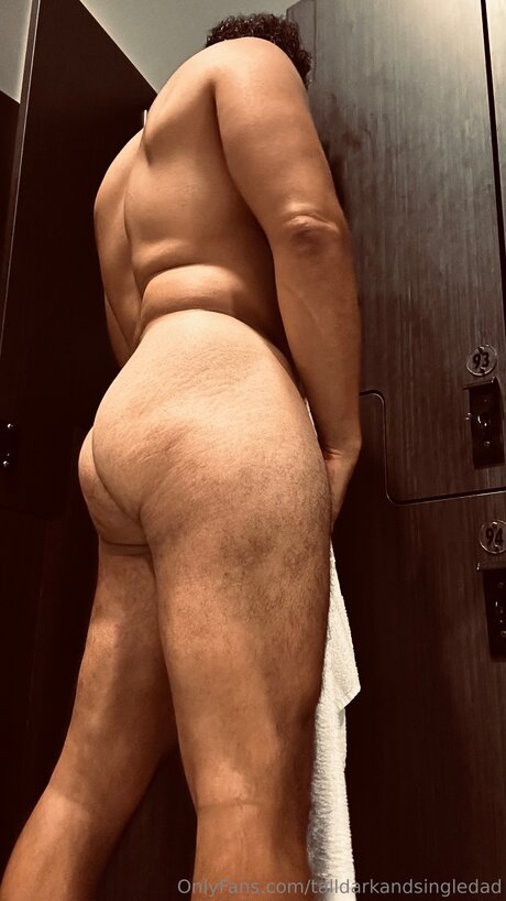 Talldarkandsingledad leaked onlyfans nude