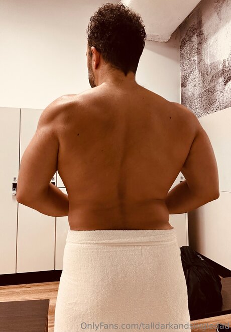 Talldarkandsingledad onlyfans public photos