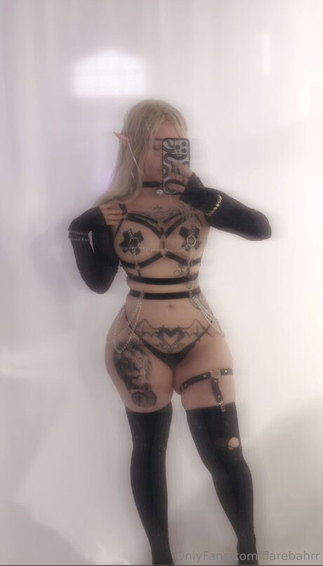 Flarebahrr topless onlyfans