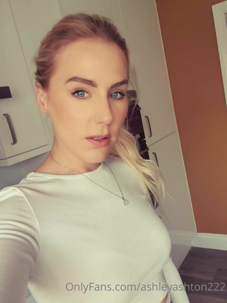 tattooed onlyfans naked photos