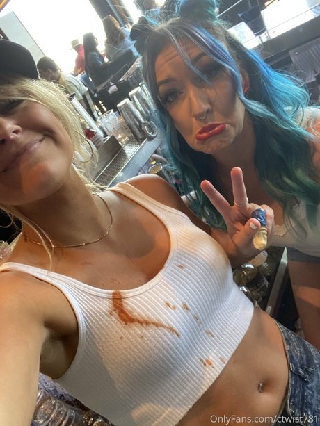 _Courtney Savage onlyfans nudes leaks