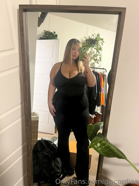 Discordiaa nude leak onlyfans