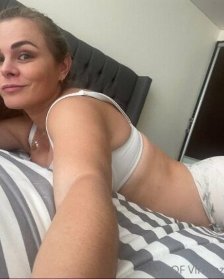 Virginia Ramirez onlyfans striptease