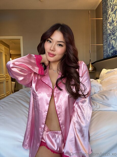 Jezzi Xo naked onlyfans leaks