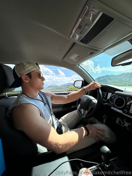 Blakemitchellfree porn only fans