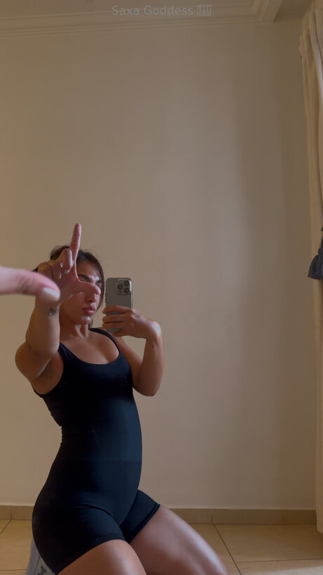 Khaleesisaxa nude onlyfans leaks