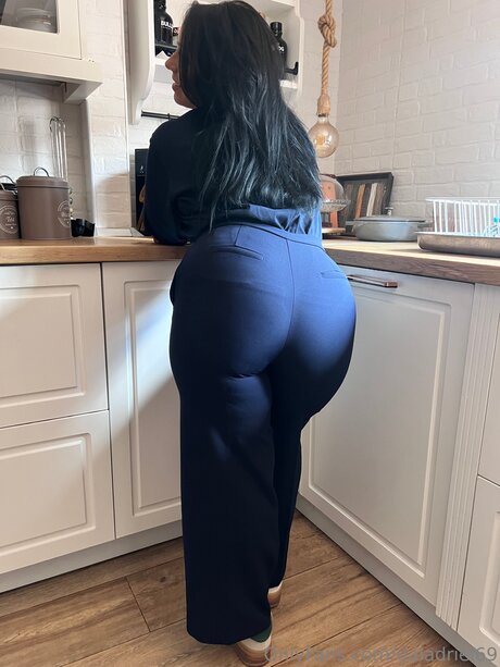 Galadriel69 onlyfans content