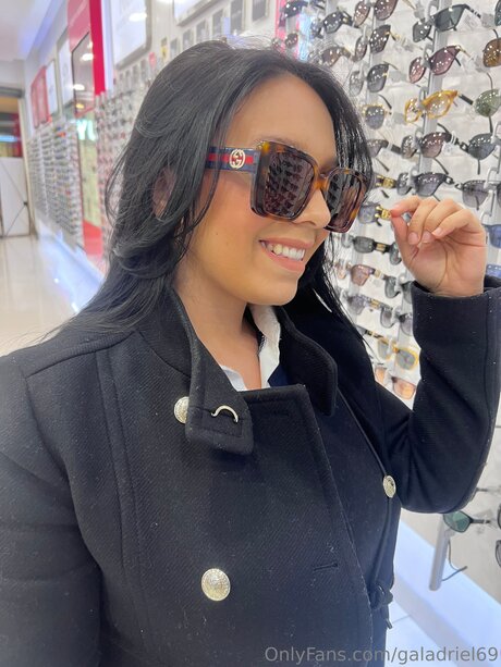 Galadriel69 onlyfans model images