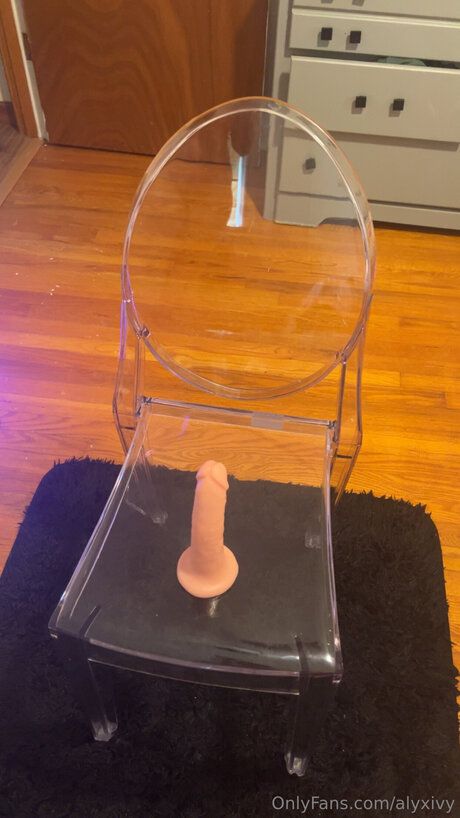 Alyxivy onlyfans model photo