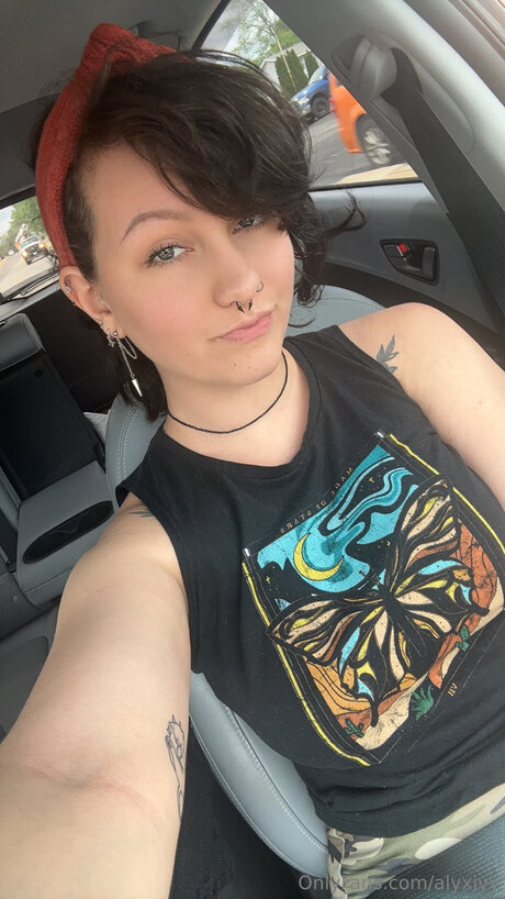 Alyxivy onlyfans porn