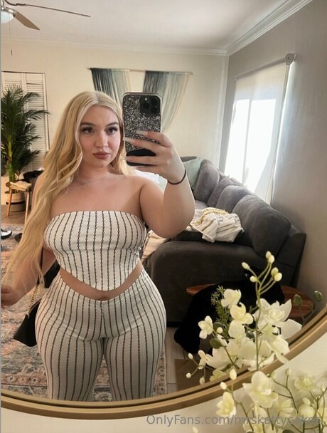 Mrskattycakes only fans pic