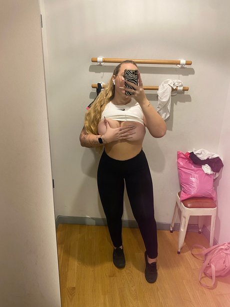 Arina Kortchov only fans pics