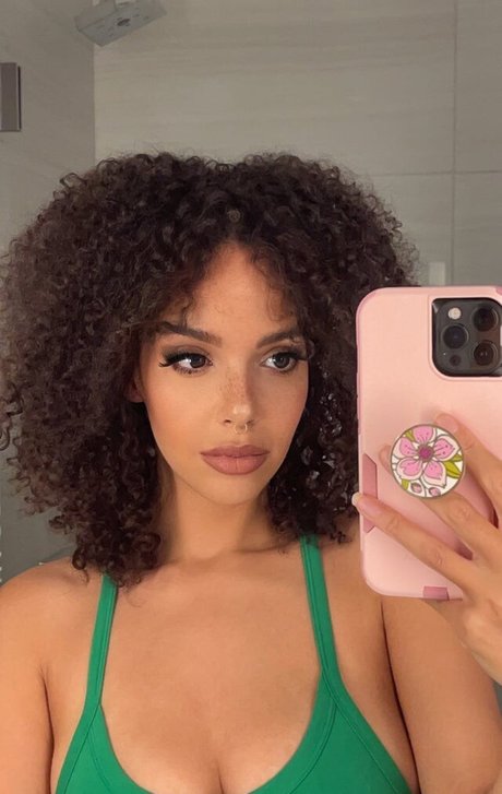 Jelzy onlyfans desnuda