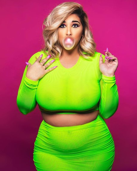 chubby girls onlyfans adult plate