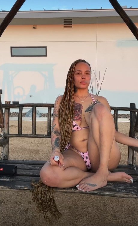 Sara Gold Iamsaragold onlyfans photos