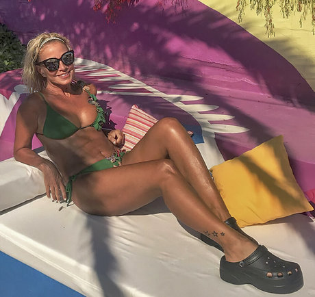 Zumrut Nural Dorman onlyfans leak ass