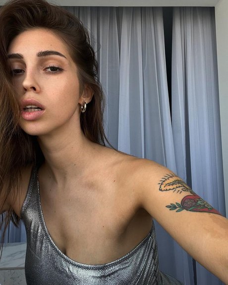 Aisux Aisultanax onlyfans public photos