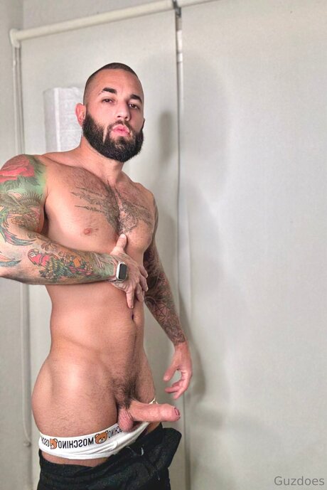 Guzdoes is on onlyfans