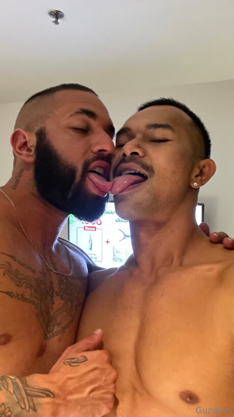 Guzdoes leaked onlyfans free