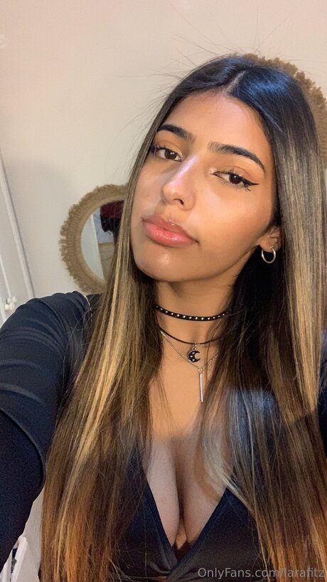 Larafitz hot onlyfans