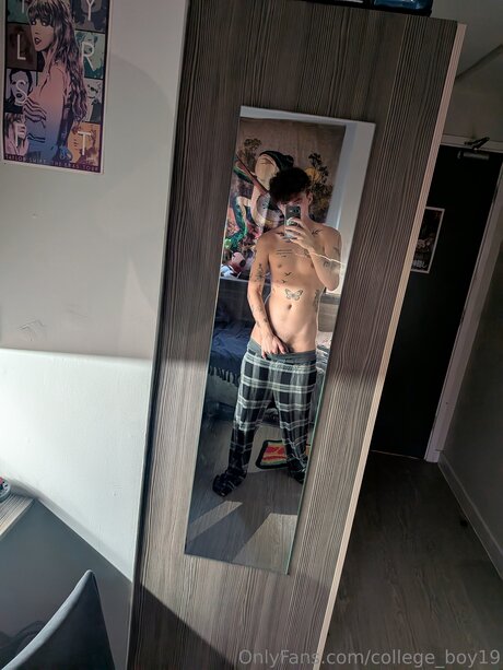 College Boy19 onlyfans leaks naked