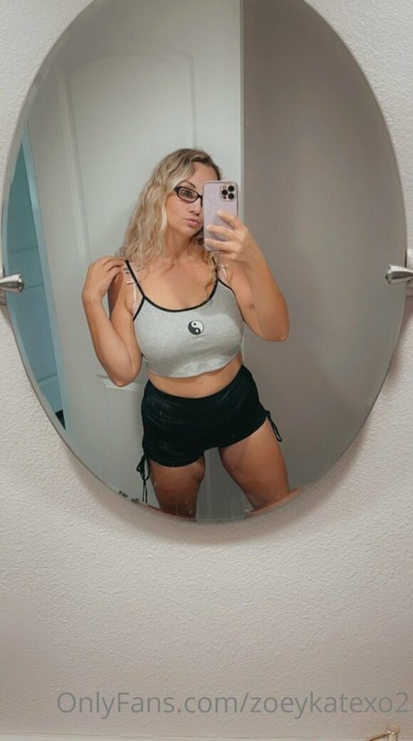 zoeykatexo2 only fans leak porn