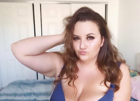 zoeykatexo2 onlyfans leak nude