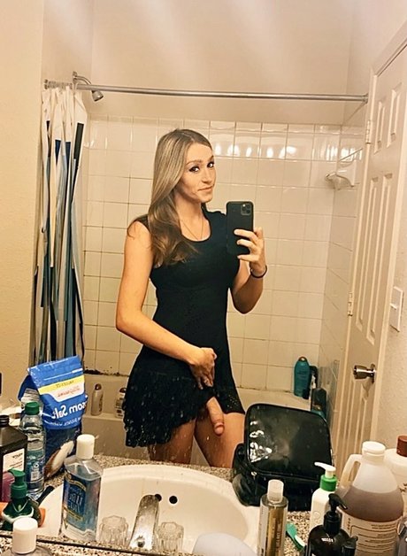 Zoeyt123 onlyfans public photos