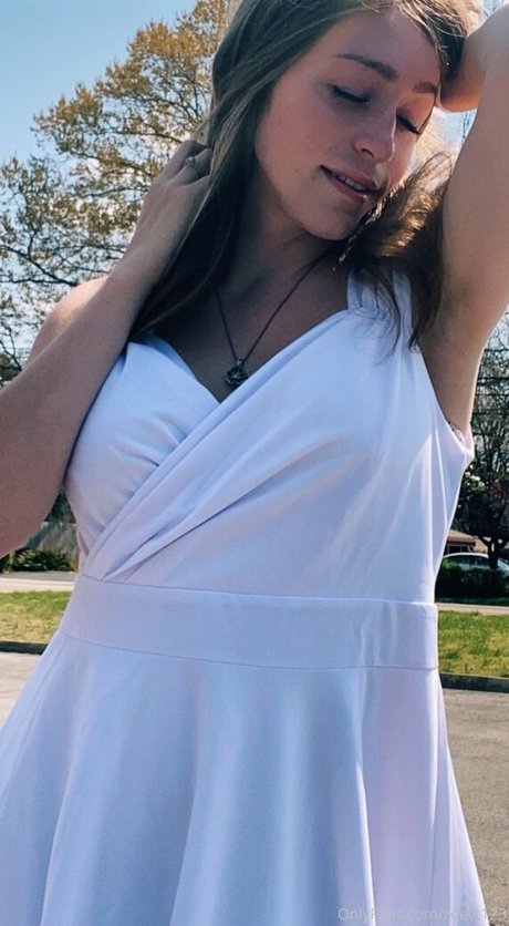 Zoeyt123 onlyfans archive