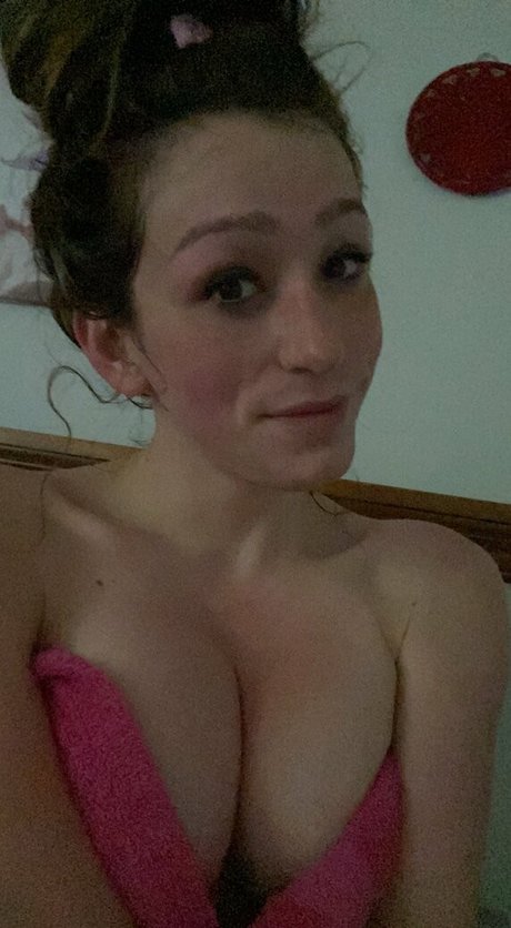 Zoeyt123 onlyfans leaks.