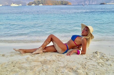 Esra Ersoy onlyfans sextape