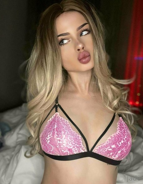 Littlebarbiedollvip onlyfans nude photos