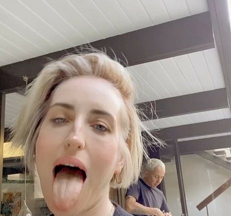 Zoe Lister Jones onlyfans leaked dirtyship