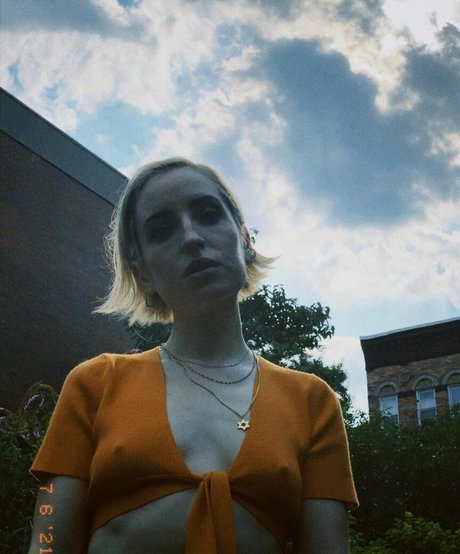 Zoe Lister Jones onlyfans nudes porn