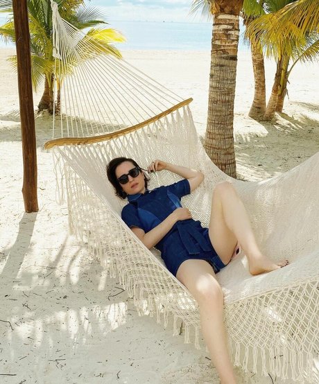 Zoe Lister Jones onlyfans nude