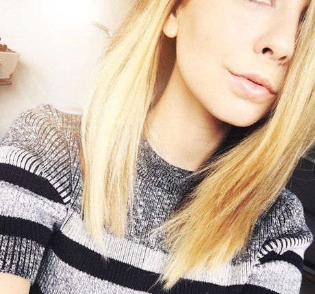 Zoe Sugg nudes onlyfans leak