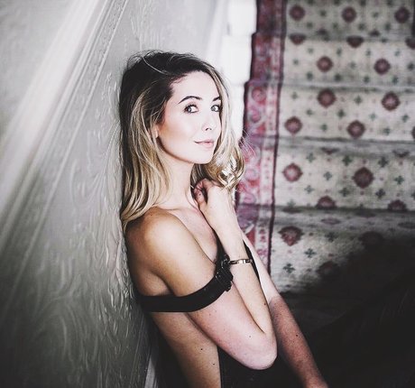 Zoe Sugg porn onlyfans