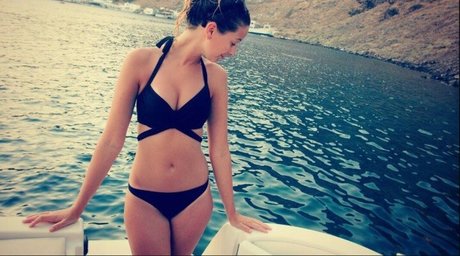 Zoe Sugg onlyfans sextape