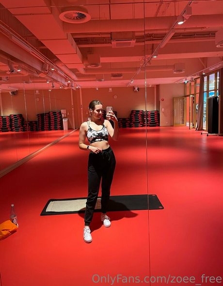 zoenafree onlyfans fuck