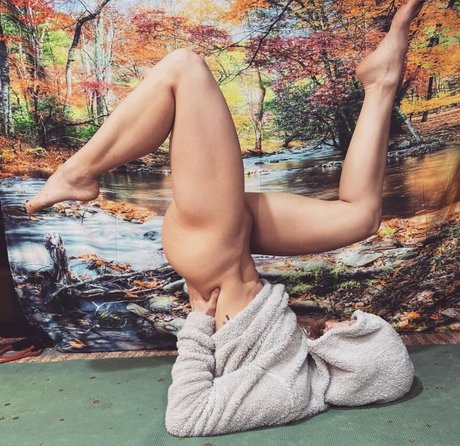 Zoe Day onlyfans leajs