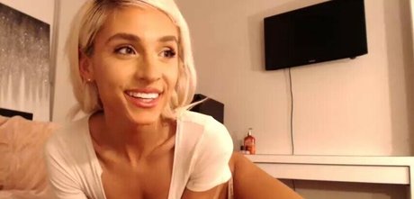 Zoe Carter onlyfans for free