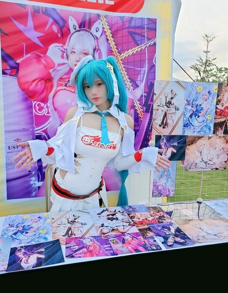 Messie Huang onlyfans