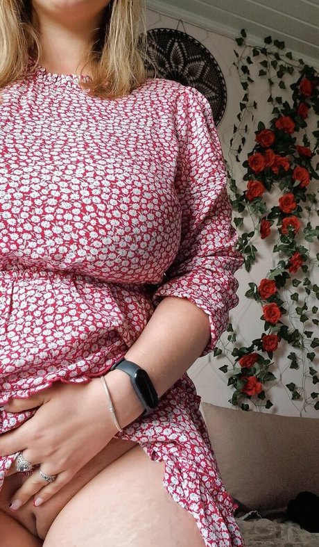 Pola Rainbow leaks only fans