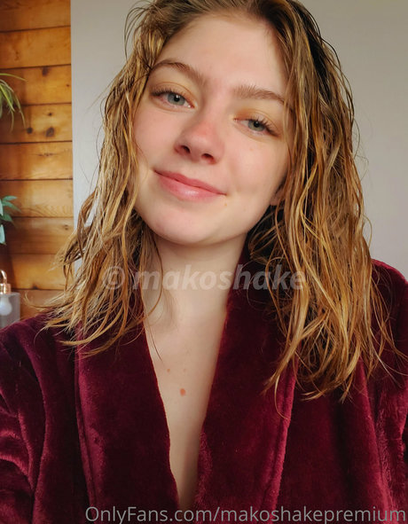 blonde hot wife onlyfans xxx depiction